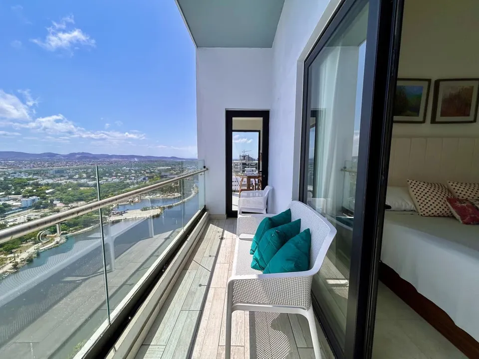 Departamento Altomare Panoramic Condos #2402 - foto 1